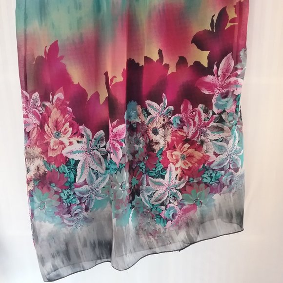 Watercolour Lily Dress. Made in France. Size 8. - Picture 4 of 8